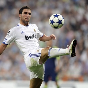 kaiyun中国-马竞铁血防线锁胜局，孙兴慜无解破阵，西蒙尼赛后深情拥抱致敬，铁血防线难挡孙兴慜无解破阵 西蒙尼深情拥抱致敬